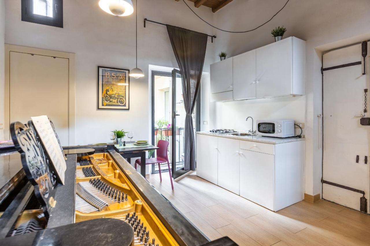 Musician Apartment Colosseo With Piano Rome Buitenkant foto